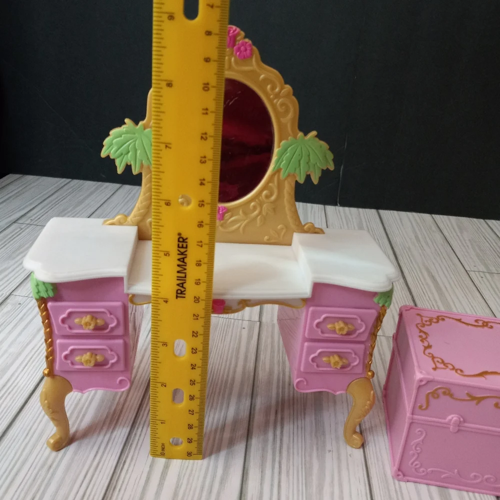Barbie Island Princess Vanity Desk & Wardrobe Trunk